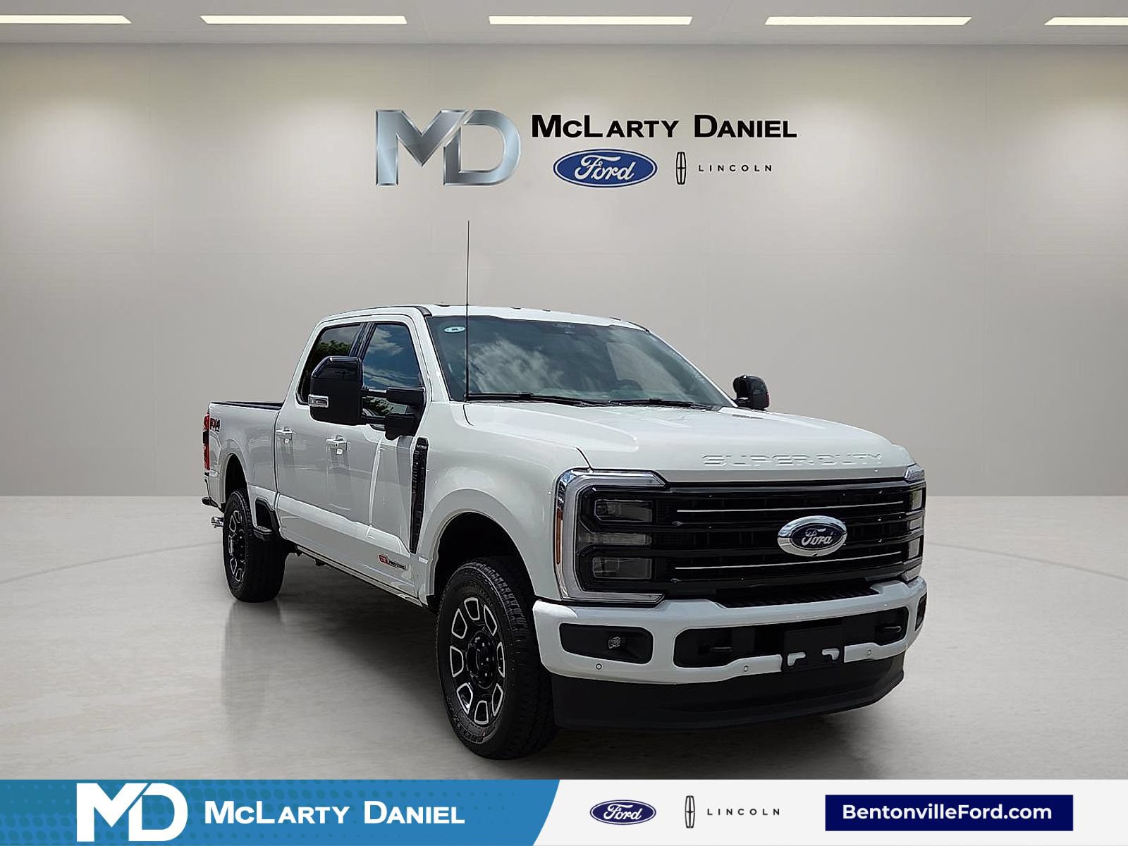 Certified 2025 Ford F250 Platinum AWD/4WD image 1