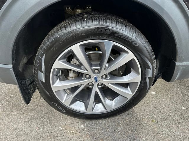 Certified 2025 Ford Explorer Platinum w/ Ultimate Package image 17