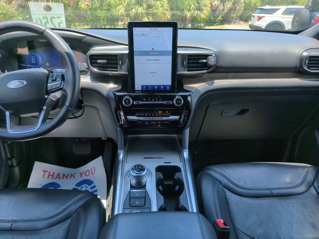 Certified 2022 Ford Explorer Platinum w/ Equipment Group 601A AWD/4WD image 16
