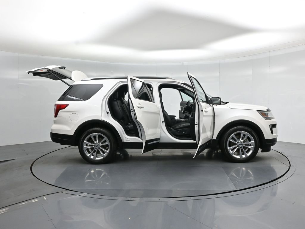 Certified 2018 Ford Explorer XLT w/ Equipment Group 202A FWD image 5