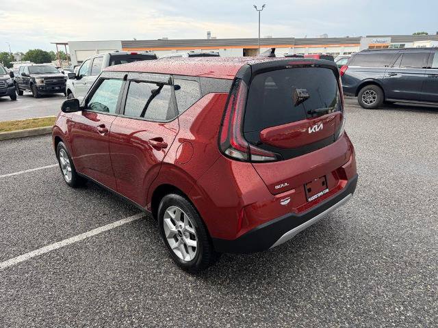Used 2025 Kia Soul LX w/ LX Technology Package FWD image 6