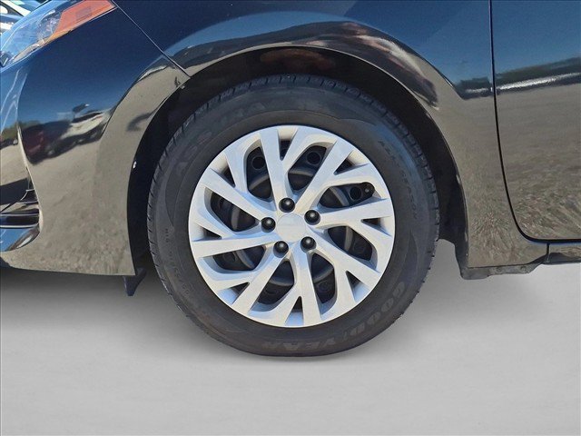 Used 2017 Toyota Corolla LE w/ Carpet Mat Package (TMS) FWD image 22