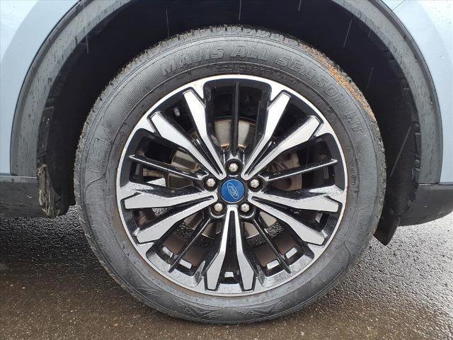 Certified 2022 Ford Escape SE w/ SE Sport Appearance Package image 23