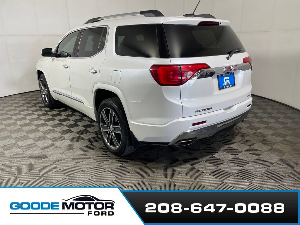 Used 2017 GMC Acadia Denali w/ Technology Package AWD/4WD image 5