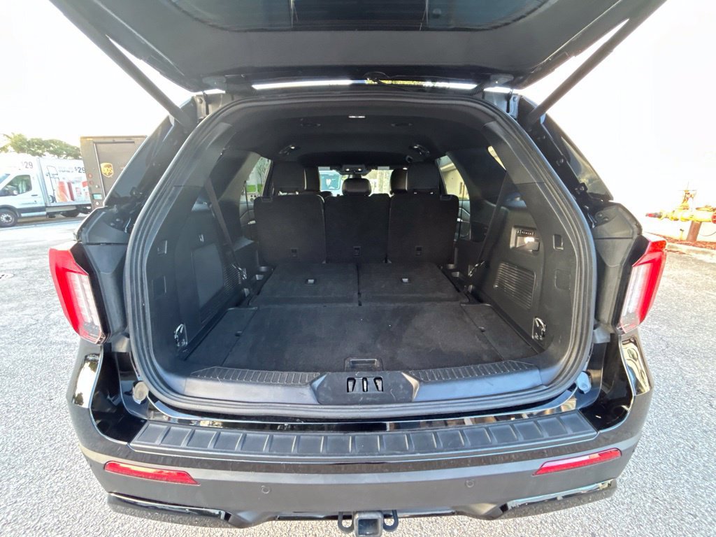 Certified 2025 Ford Explorer ST-Line w/ Premium Package RWD image 29