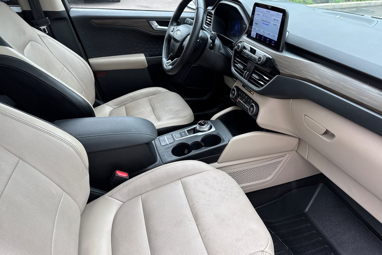 Certified 2020 Ford Escape Titanium AWD/4WD image 15