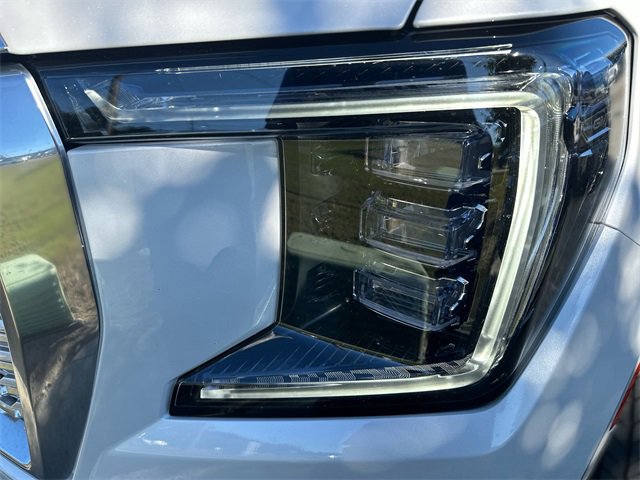 Used 2023 GMC Yukon XL Denali w/ Denali Reserve Package image 9