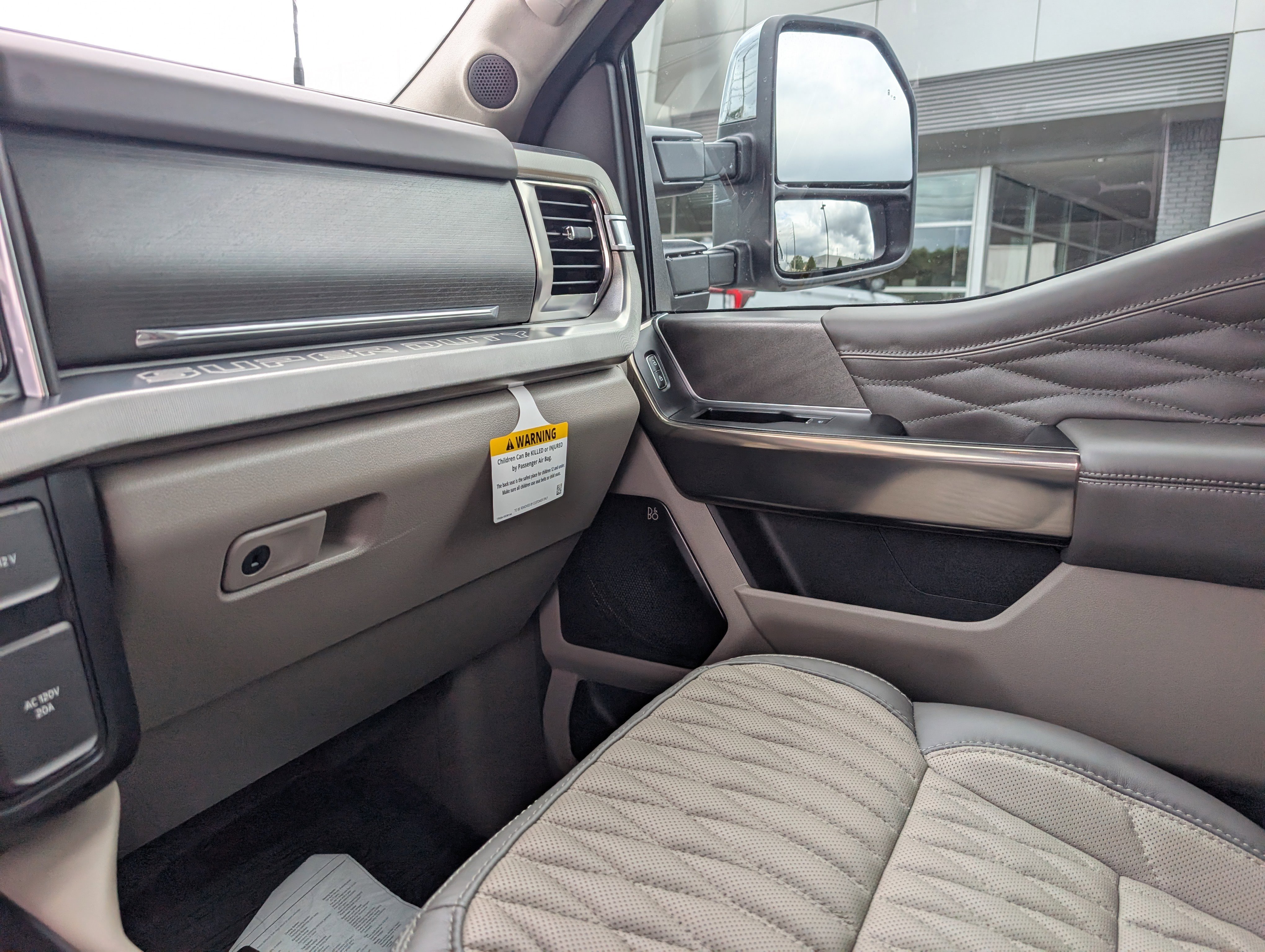 Certified 2026 Ford F250 Platinum w/ Platinum Plus Package AWD/4WD image 33