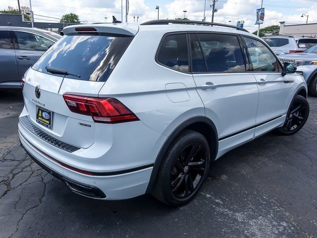 Used 2023 Volkswagen Tiguan SE R-Line AWD/4WD image 10