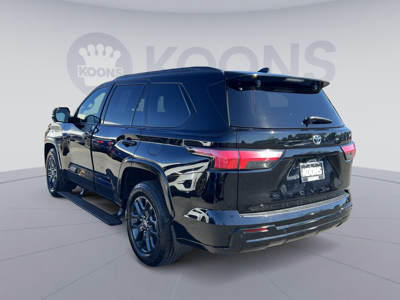 Used 2023 Toyota Sequoia Platinum AWD/4WD image 14