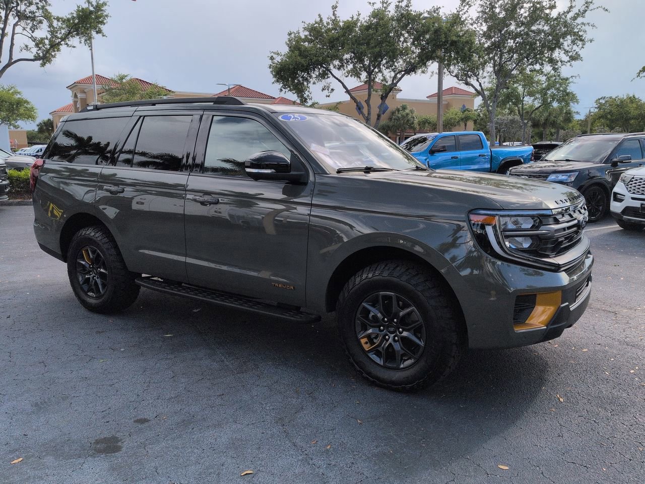Certified 2025 Ford Expedition Tremor AWD/4WD image 8