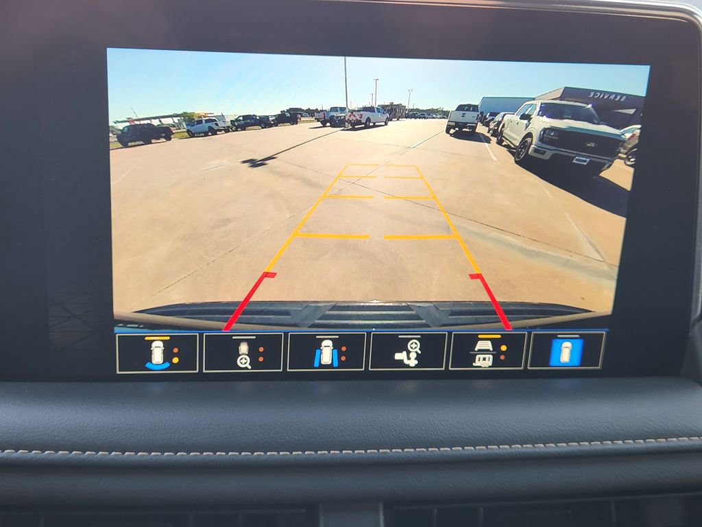 Used 2022 GMC Yukon SLT w/ SLT Premium Package image 17