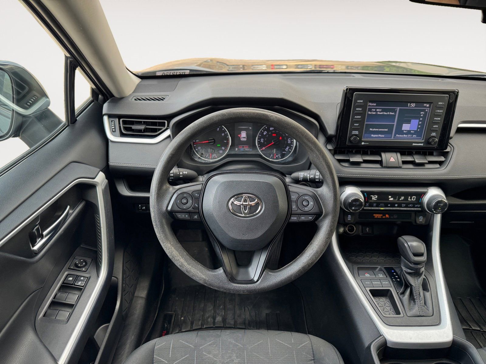 Used 2021 Toyota RAV4 XLE FWD image 12