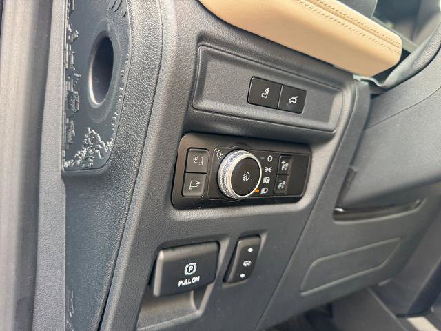 Certified 2023 Ford Expedition Platinum image 23