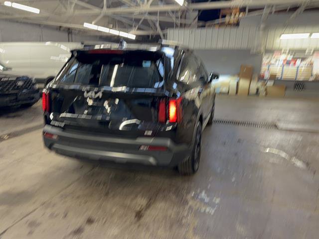 Used 2023 Kia Sorento S w/ Panoramic Sunroof Package AWD/4WD image 6