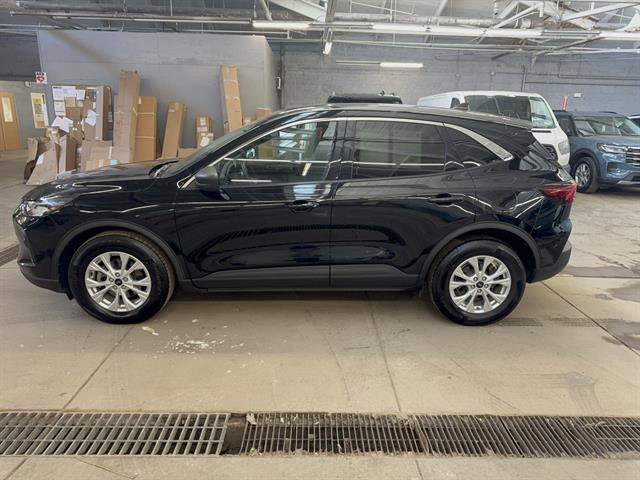 Certified 2023 Ford Escape Active image 2