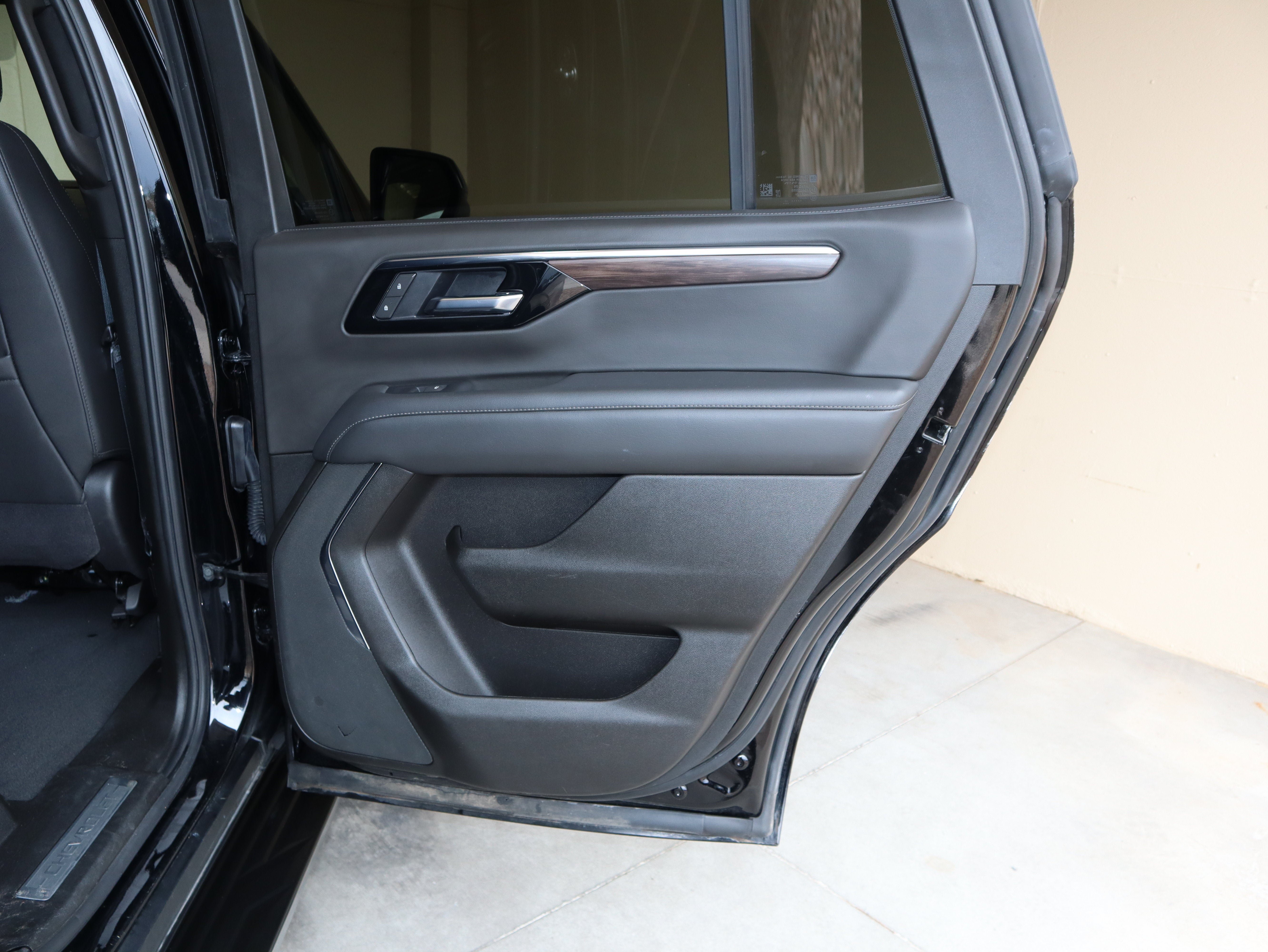 Used 2025 Chevrolet Tahoe LT RWD image 44