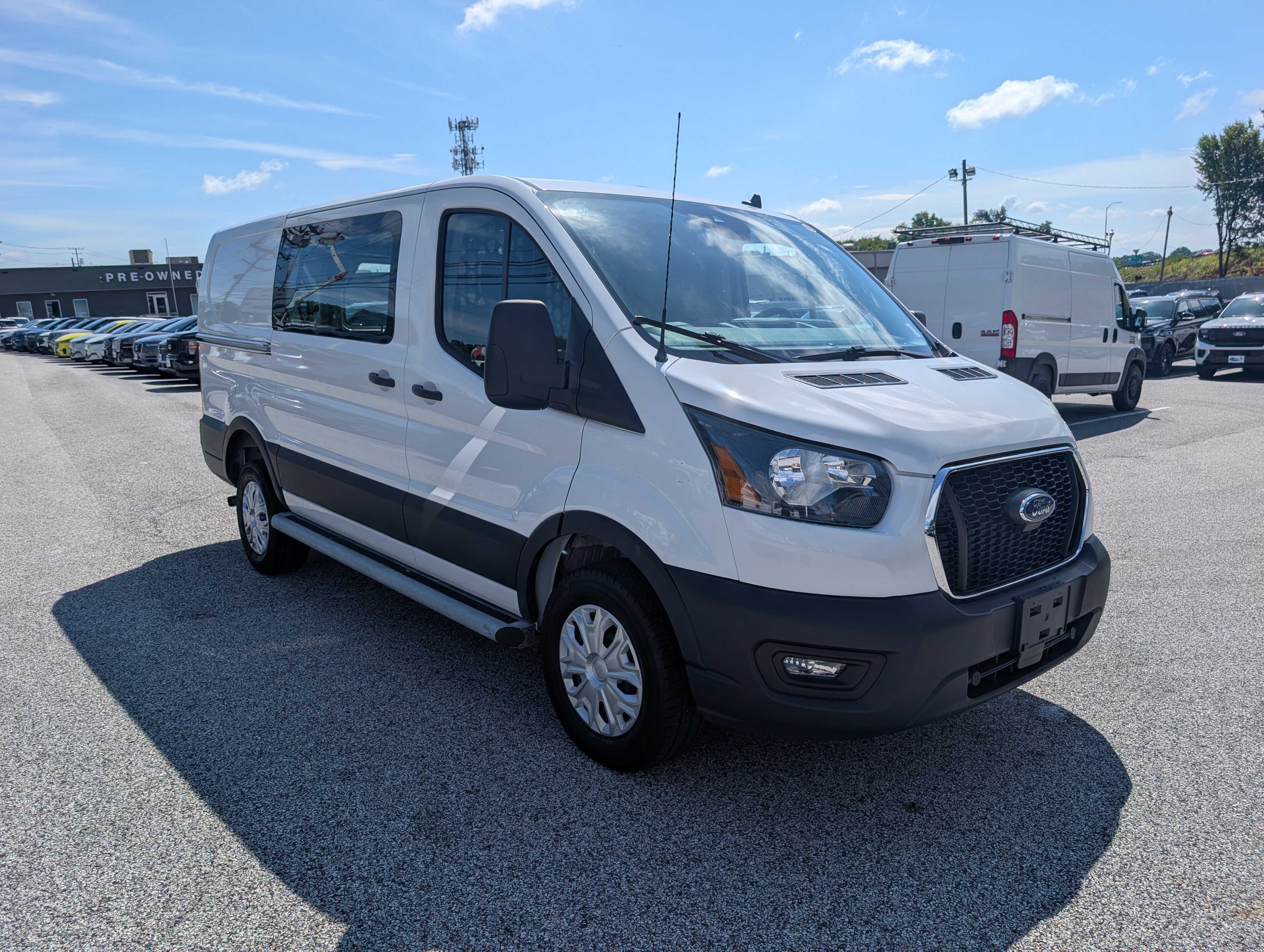 Certified 2025 Ford Transit 250 Low Roof w/ Exterior Upgrade Package RWD image 9