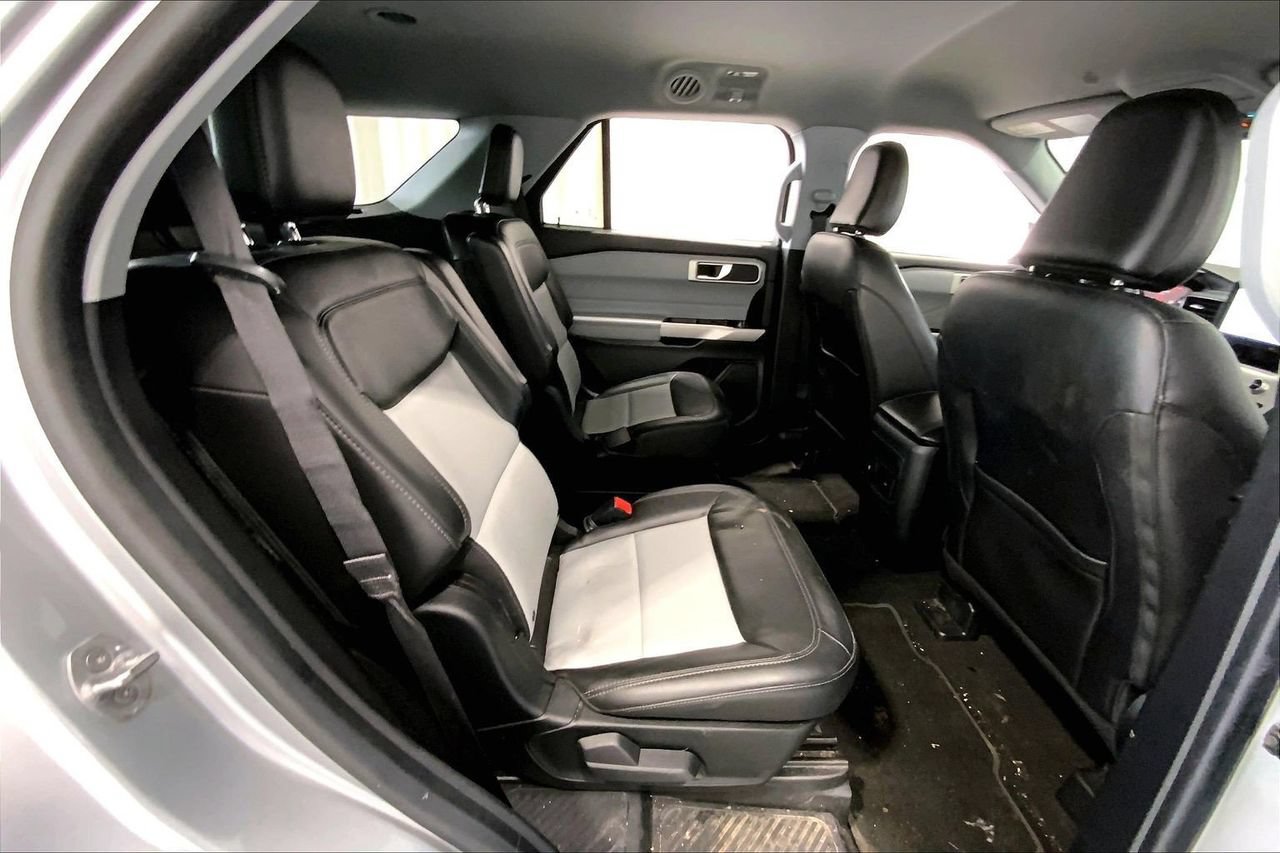 Certified 2022 Ford Explorer XLT w/ Equipment Group 202A RWD image 25