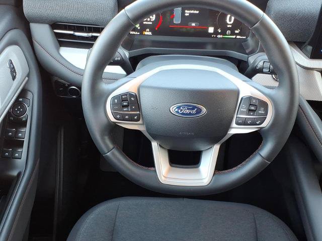 Certified 2026 Ford Explorer Active AWD/4WD image 7