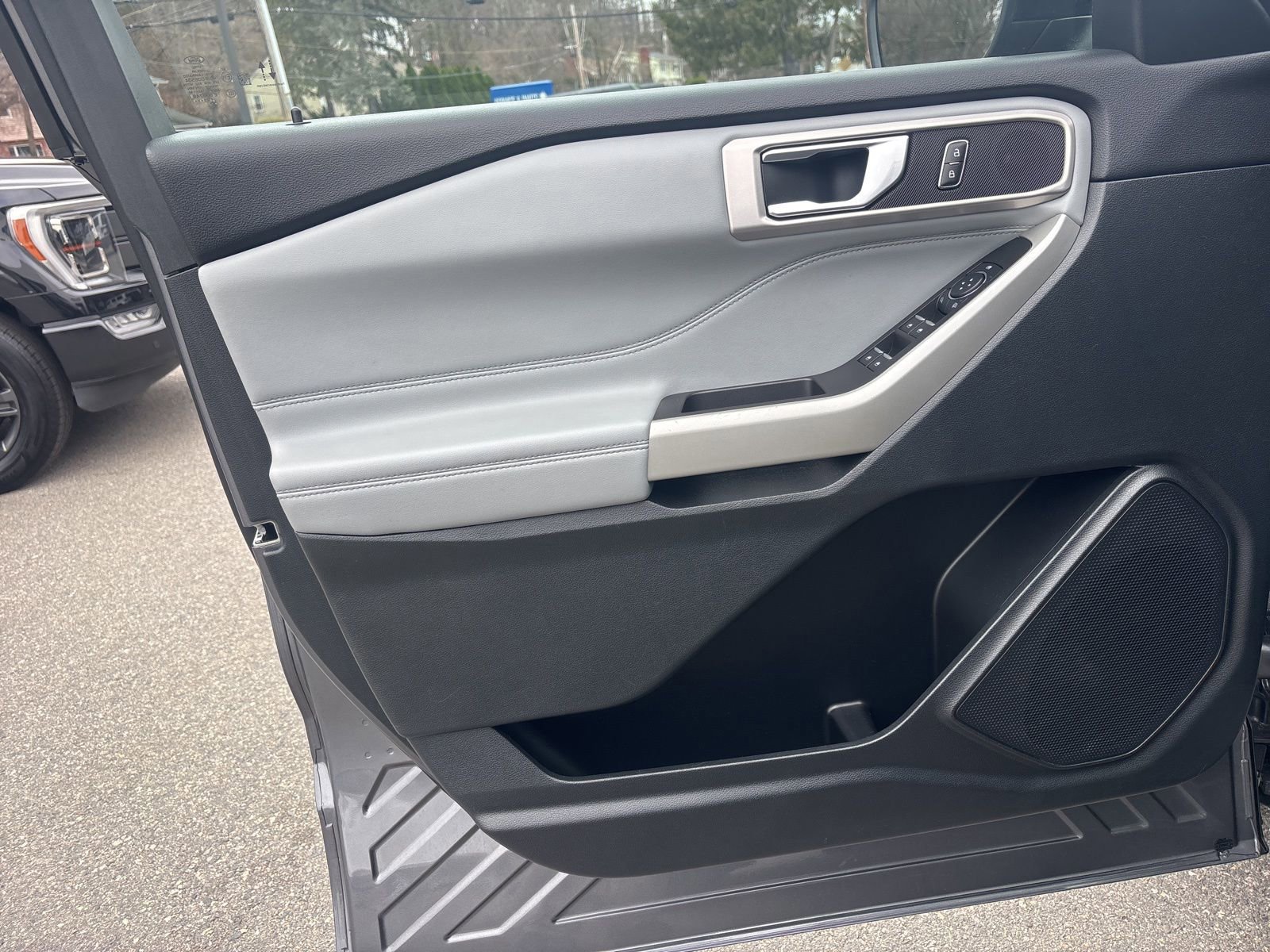 Certified 2023 Ford Explorer XLT w/ Equipment Group 202A image 45