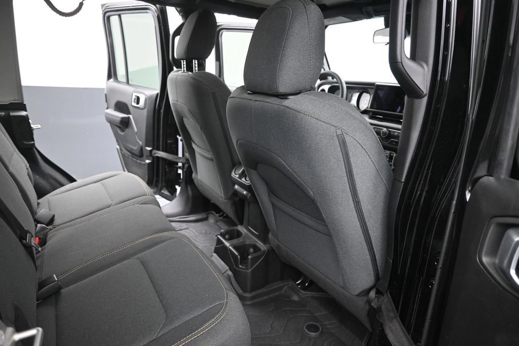 Used 2024 Jeep Wrangler Unlimited Sport AWD/4WD image 10