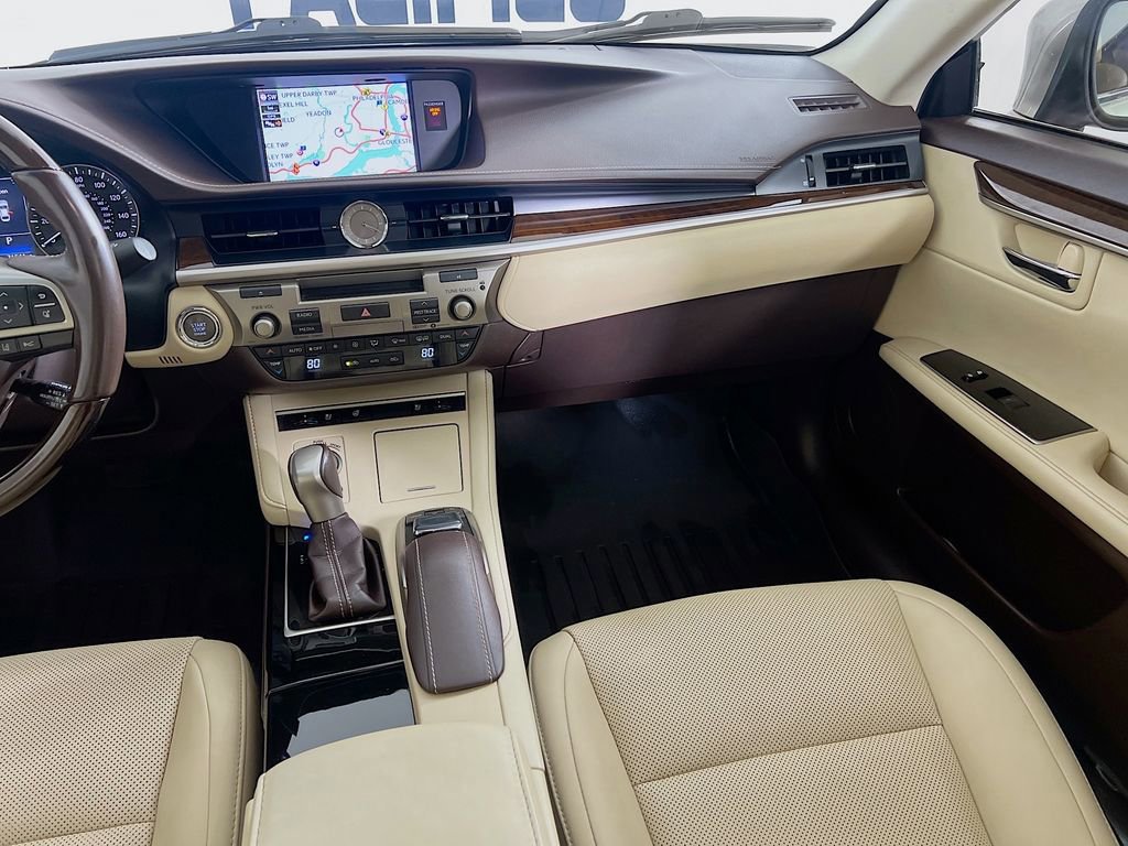 Used 2018 Lexus ES 350 w/ Navigation System Package image 29