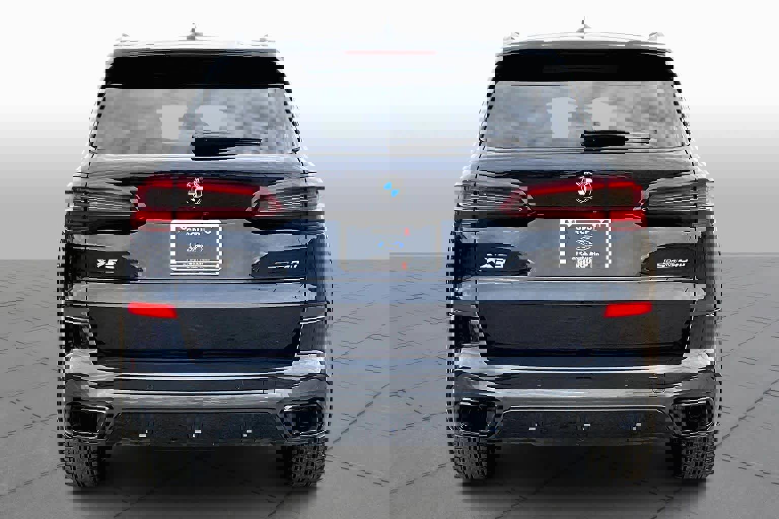 Used 2022 BMW X5 sDrive40i w/ M Sport Package image 2