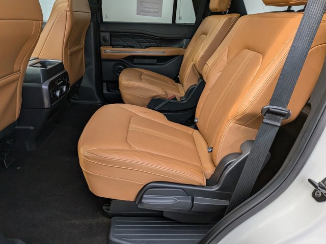 Certified 2022 Ford Expedition Platinum image 32