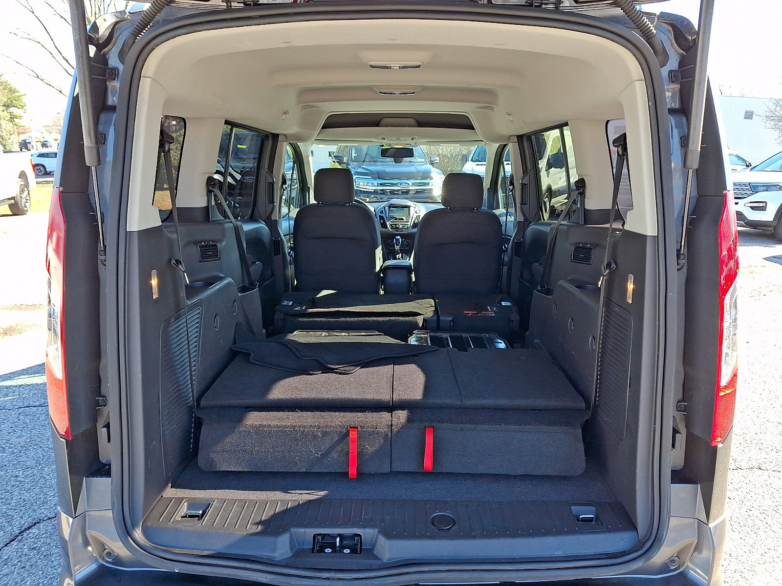 Certified 2018 Ford Transit Connect XLT image 32