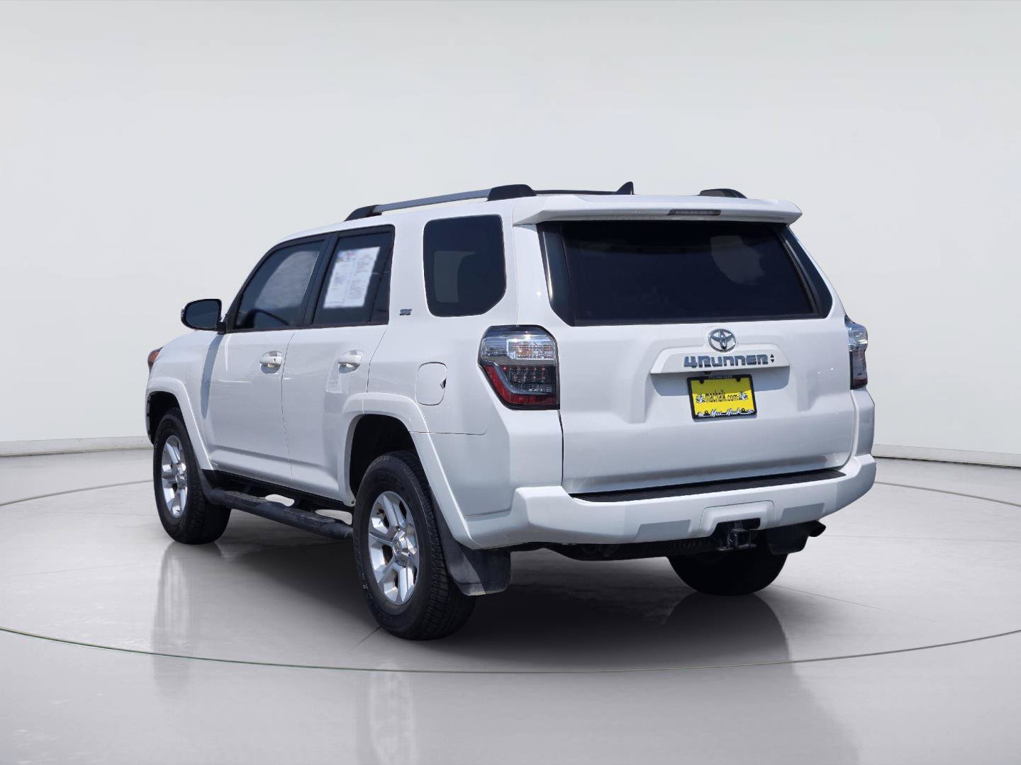 Used 2022 Toyota 4Runner SR5 Premium w/ Moonroof Package AWD/4WD image 6