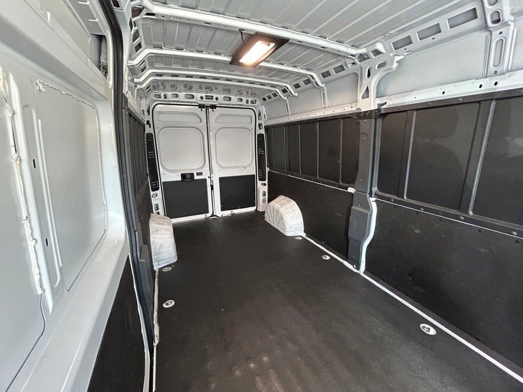 Used 2025 RAM ProMaster 2500 w/ Convenience Group FWD image 26