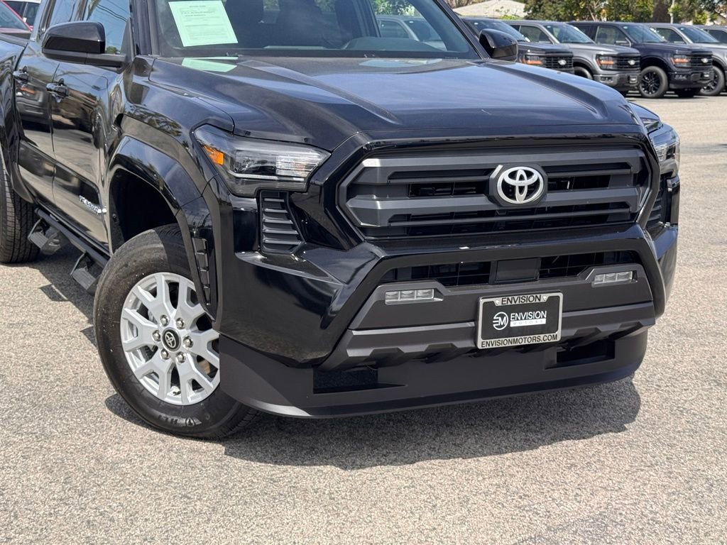Used 2025 Toyota Tacoma SR5 image 3
