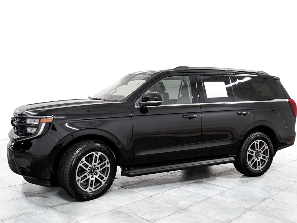 Certified 2025 Ford Expedition Active AWD/4WD image 4