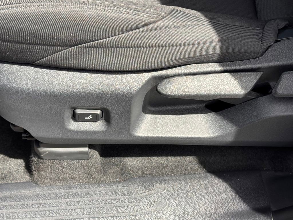 Used 2025 Toyota Tacoma SR5 image 18