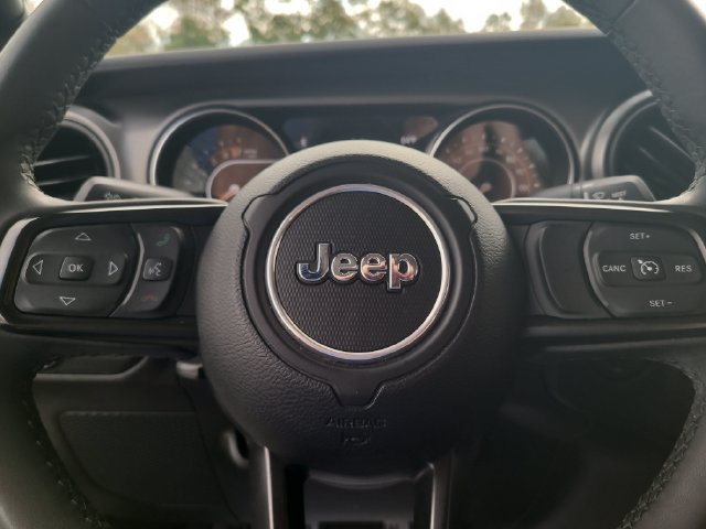Used 2023 Jeep Gladiator Sport AWD/4WD image 12