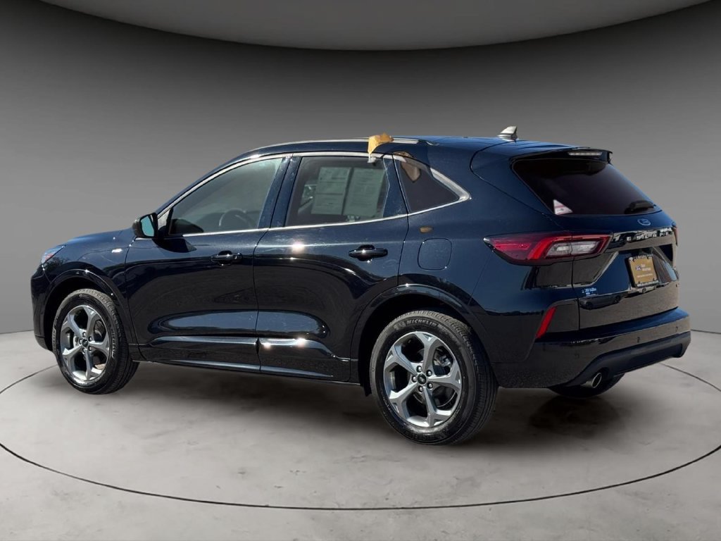 Certified 2024 Ford Escape ST-Line w/ Tech Pack #1 AWD/4WD image 7