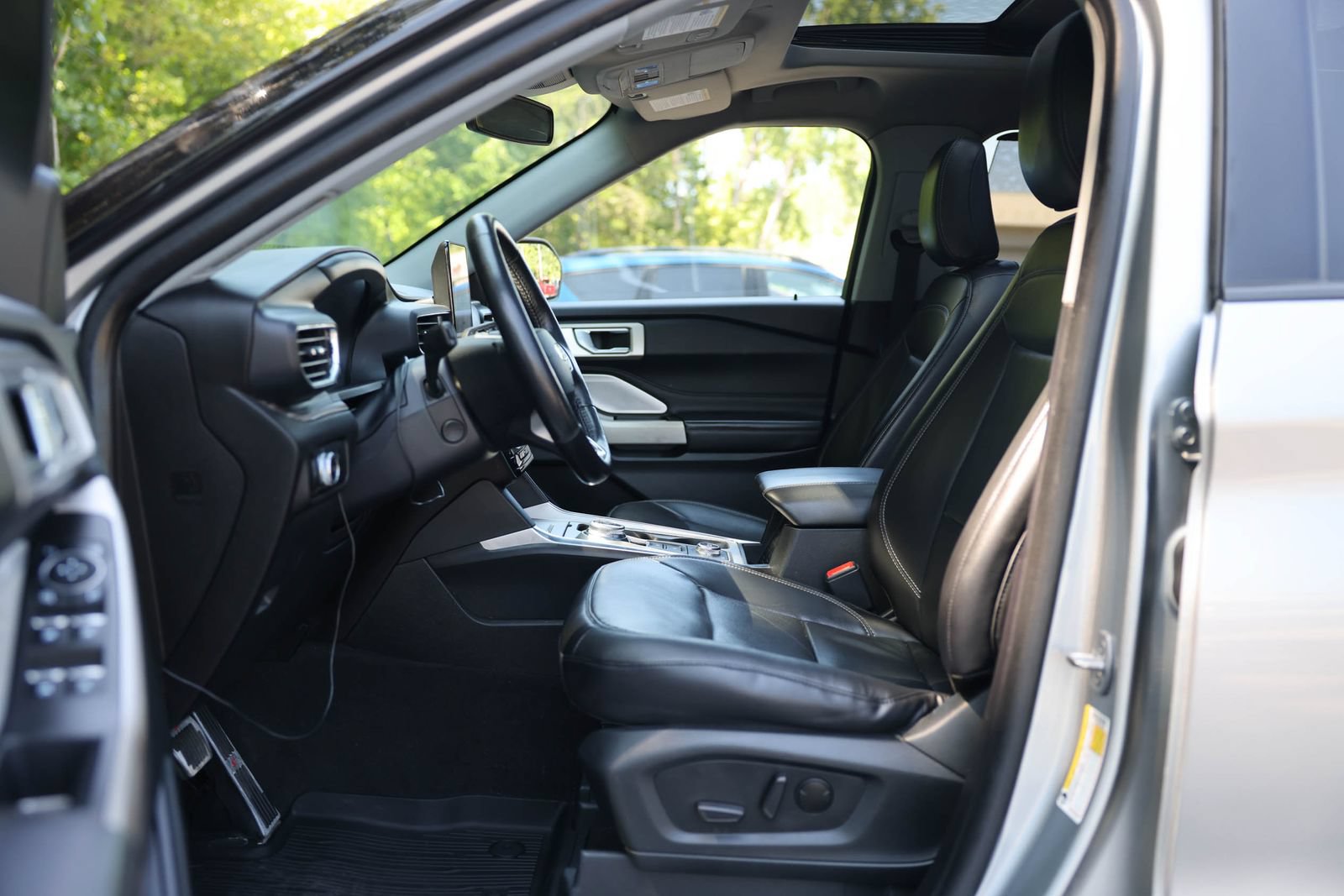 Certified 2023 Ford Explorer Limited w/ Limited Technology Package AWD/4WD image 20