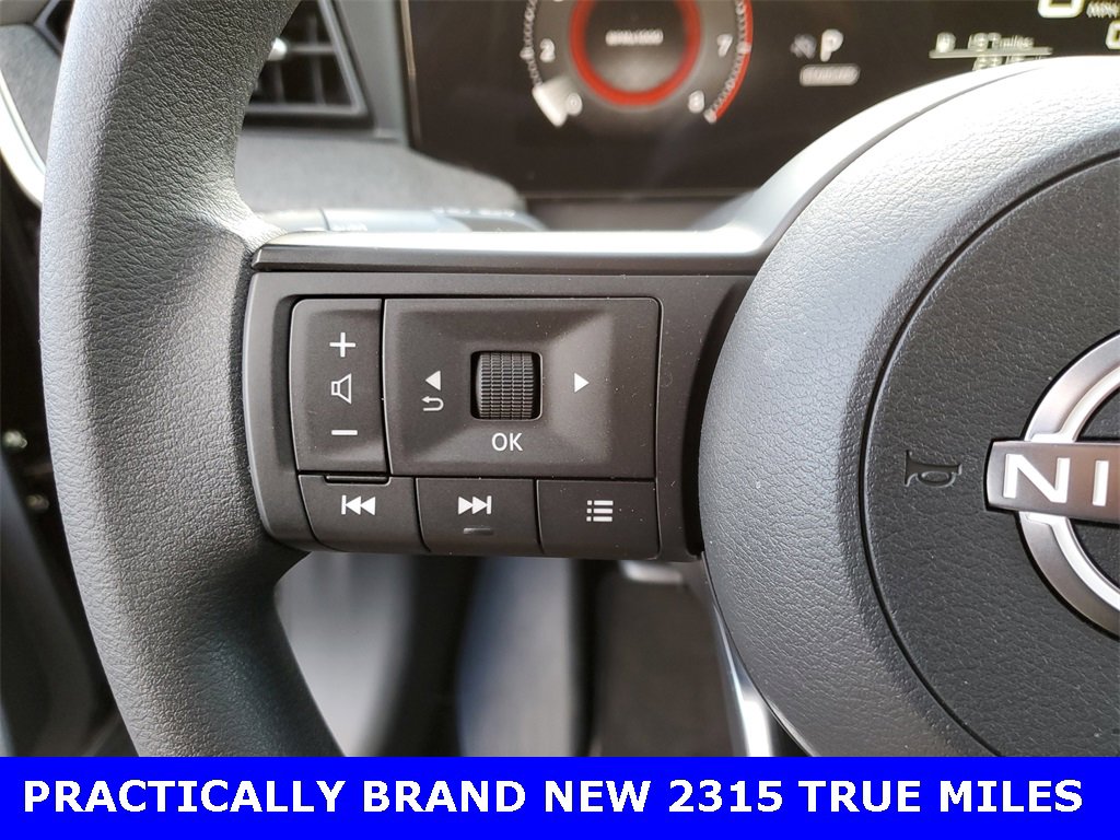 Used 2025 Nissan Kicks SV image 18