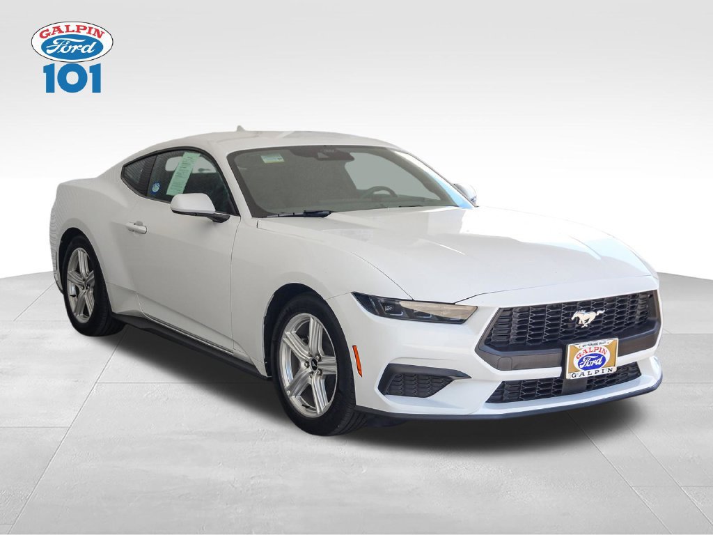 Certified 2026 Ford Mustang Coupe RWD image 3