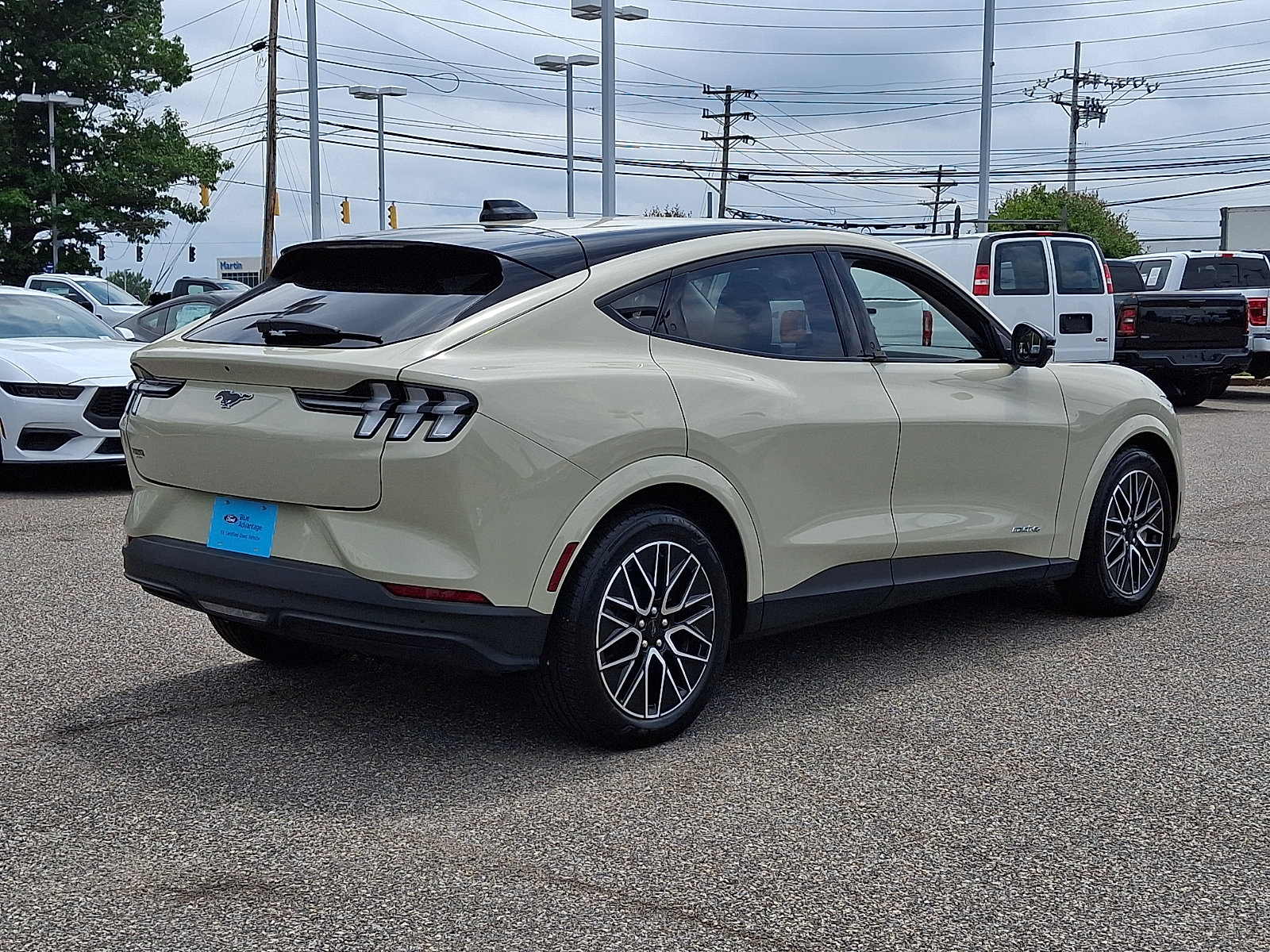 Certified 2025 Ford Mustang Mach-E Premium AWD/4WD image 11