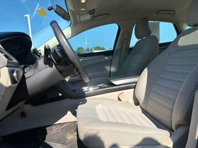 Certified 2018 Ford Fusion SE w/ Fusion SE Technology Package FWD image 21