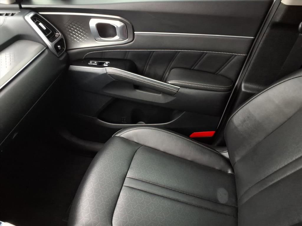 Used 2022 Kia Sorento SX image 25