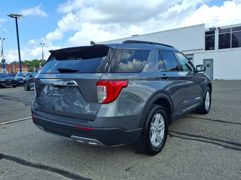 Certified 2024 Ford Explorer XLT w/ Equipment Group 202A AWD/4WD image 6