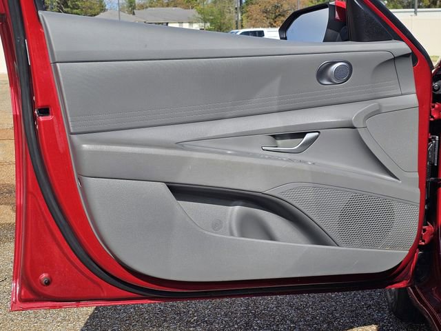 Used 2024 Hyundai Elantra SEL image 15