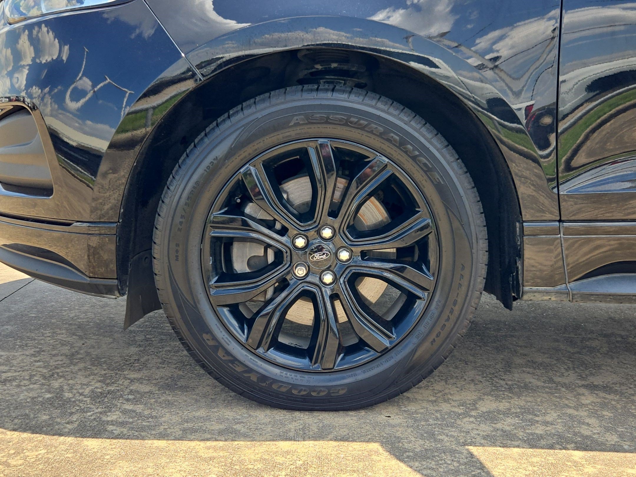 Certified 2024 Ford Edge SE w/ Black Appearance Package AWD/4WD image 13
