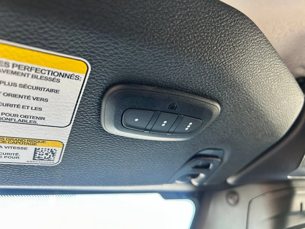 Used 2025 Jeep Wrangler Unlimited Rubicon 4xe w/ Convenience Group AWD/4WD image 25