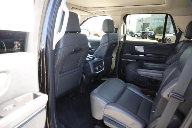 Certified 2025 Ford Expedition Active AWD/4WD image 33
