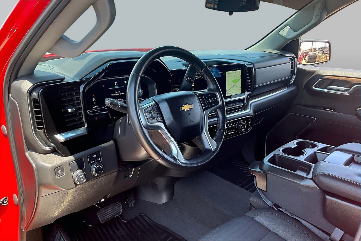 Used 2022 Chevrolet Silverado 1500 LT RWD image 11