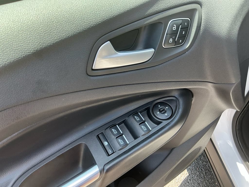 Certified 2019 Ford Escape Titanium FWD image 16